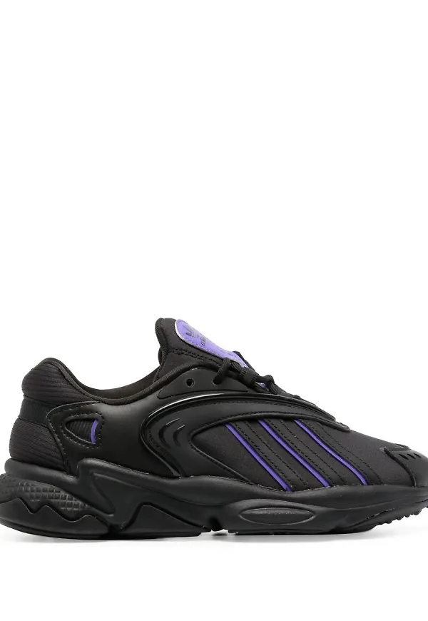 adidas Oztral spetsiga träningsskor - Svart