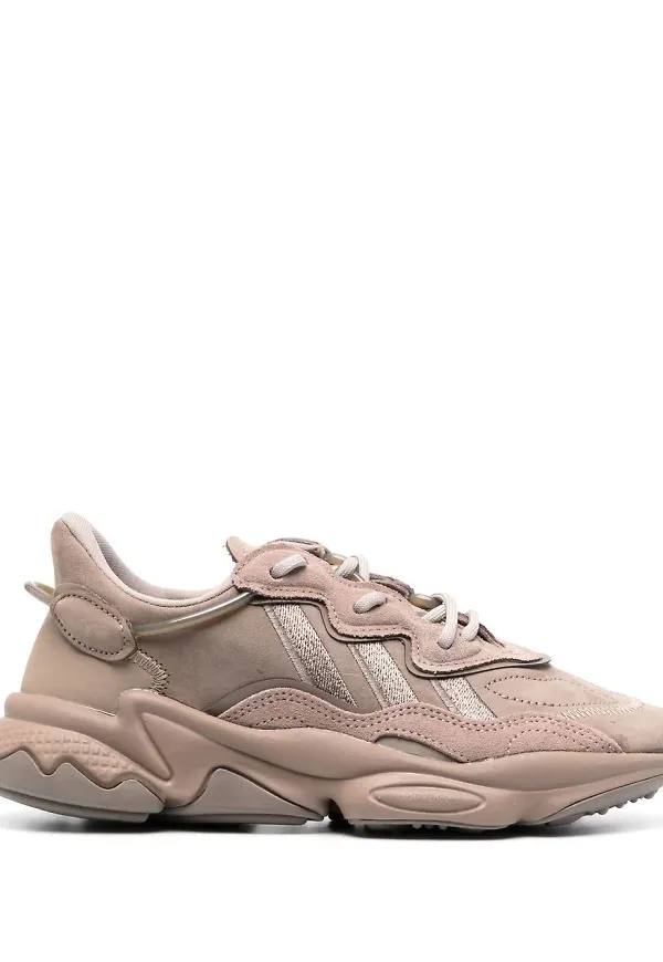 adidas Ozweego låga sneakers - Brun