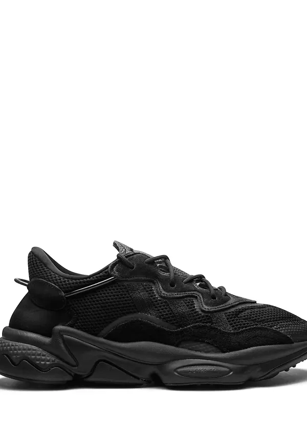 adidas Ozweego låga sneakers - Svart