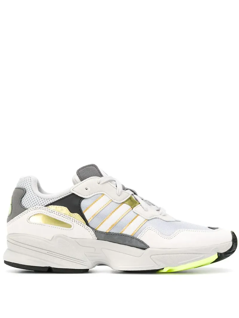 adidas sneakers med paneler - Silverfärgad
