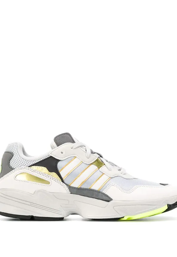 adidas sneakers med paneler - Silverfärgad