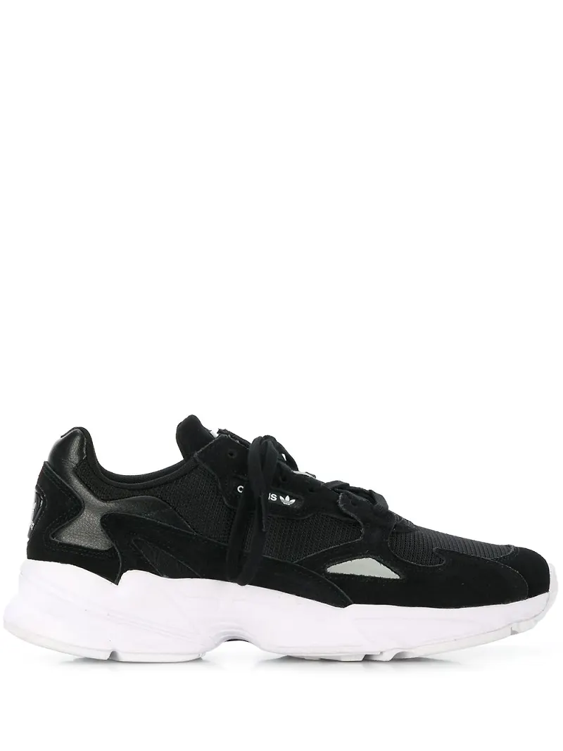 adidas sneakers med räfflad sula - Svart