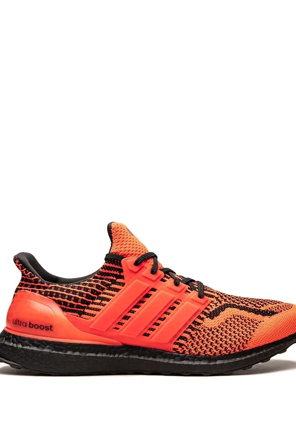 adidas Ultraboost 5.0 DNA Solar Red / Core Black sneakers - Röd