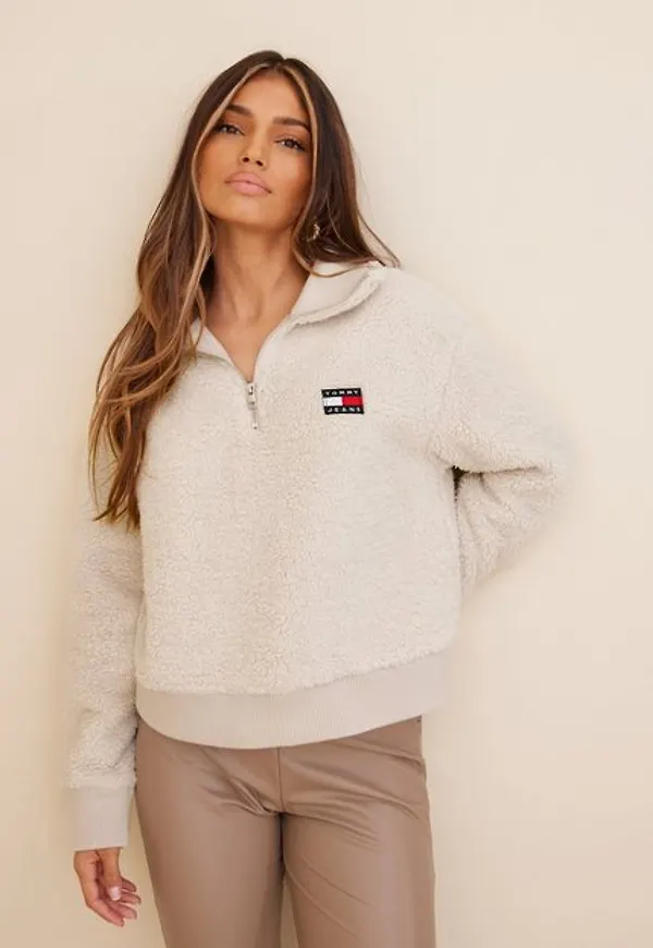 Tommy Jeans Tjw Bxy Plush Badge Quarter Zip Tröjor Beige