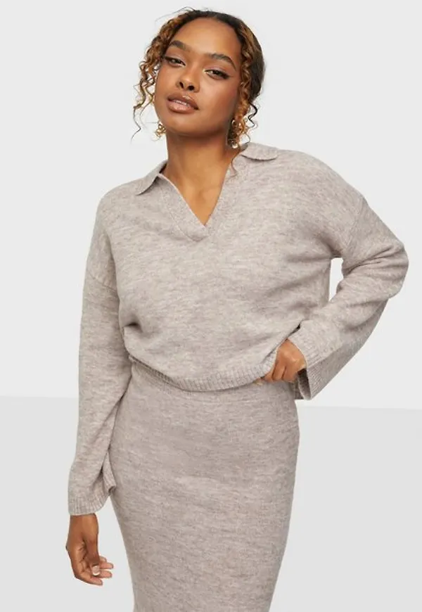 Pieces Pcsasha Ls Cropped Knit D2D Bc Stickade tröjor Natural Melange