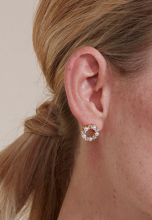 Affinity pearl studs