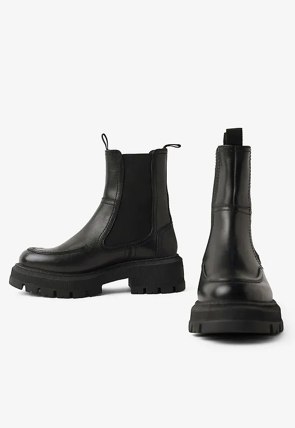 Agnes Cecilia - Chelseaboots Cay 2.0 - Svart