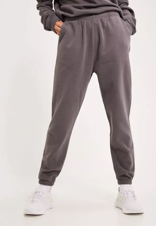 Aim'n - Sweatpants & Träningsbyxor - Grey - Classic Sweatpant - Träningskläder