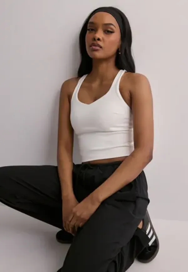 Aim'n - Vit - Sculpting Strappy Bralette