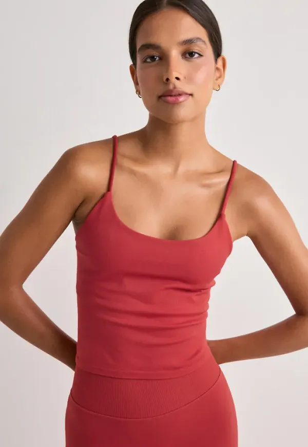 Aim'n - Röd - Shape Seamless Strap Singlet