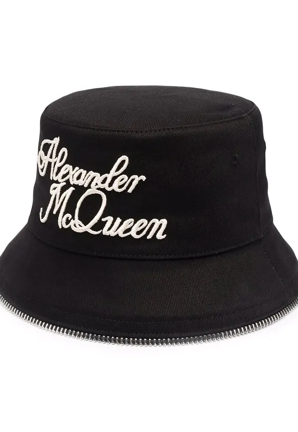 Alexander McQueen fiskehatt med broderad logotyp - Svart