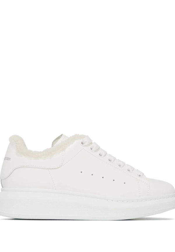 Alexander McQueen fårskinnsfodrade sneakers i oversize-modell - Vit