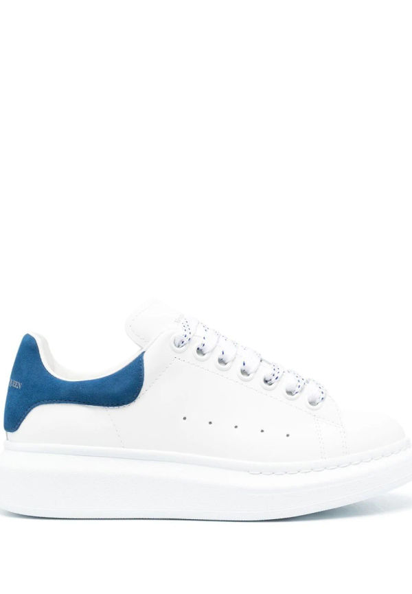 Alexander McQueen grova lädersneakers i oversize-modell - Vit