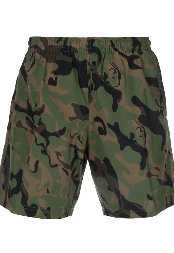 Alexander McQueen kamouflagemönstrade knäshorts - Grön