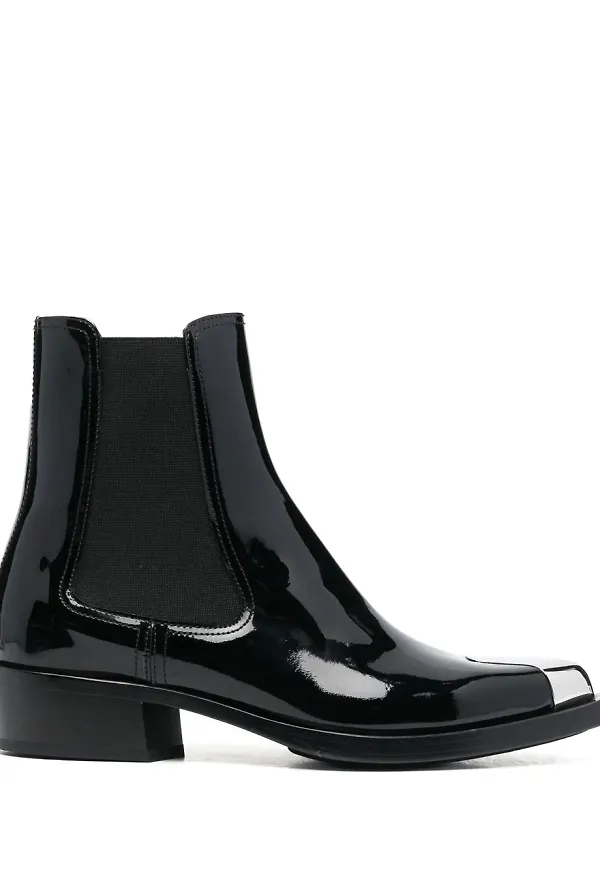 Alexander McQueen lackade stövletter - Svart