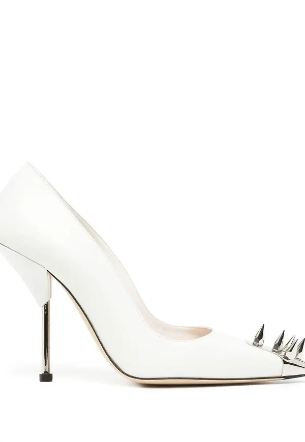 Alexander McQueen läderpumps med nitar 110 mm - Vit