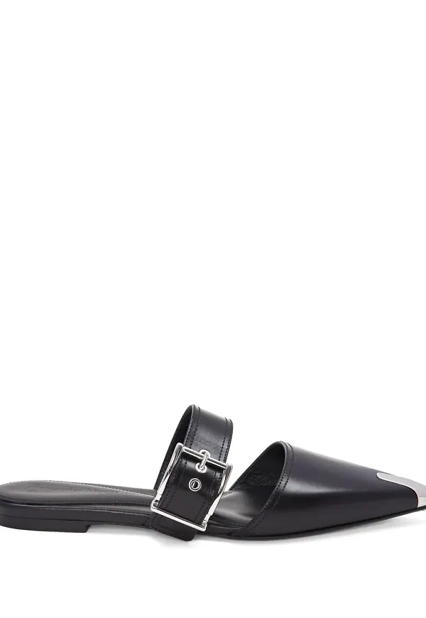 Alexander McQueen läderpumps med spänne - Svart