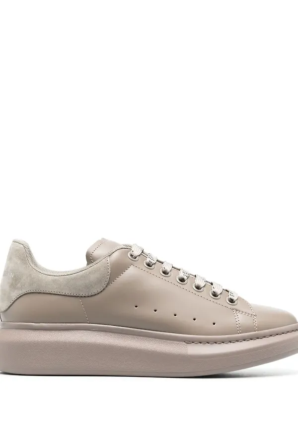 Alexander McQueen lädersneakers med snörning - Neutral