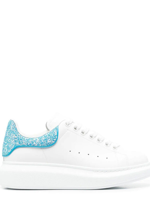 Alexander McQueen låga sneakers i oversize-modell - Vit