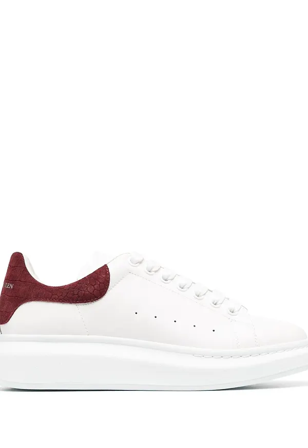 Alexander McQueen låga sneakers i oversize-modell - Vit