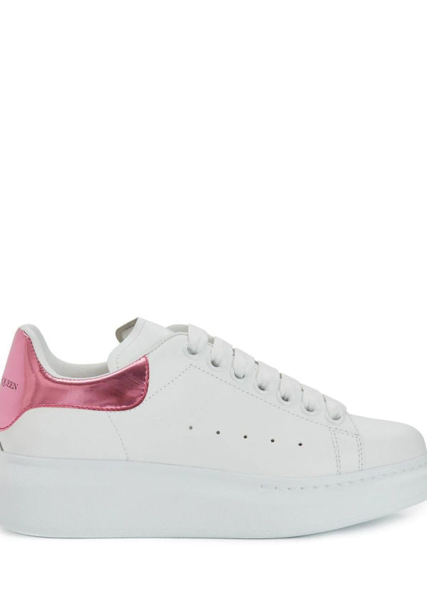 Alexander McQueen låga sneakers i oversize-modell - Vit
