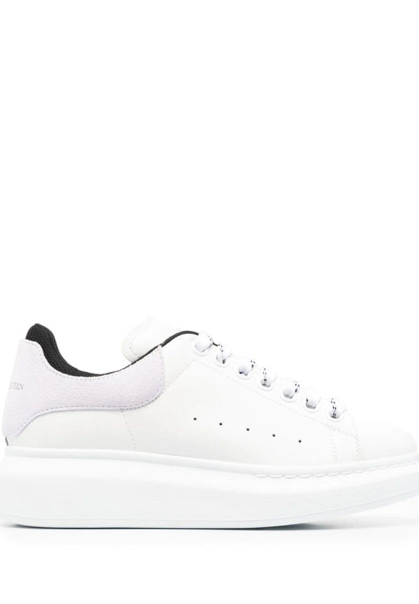 Alexander McQueen låga sneakers i oversize-modell - Vit