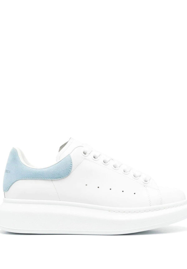 Alexander McQueen låga sneakers i oversize-modell - Vit