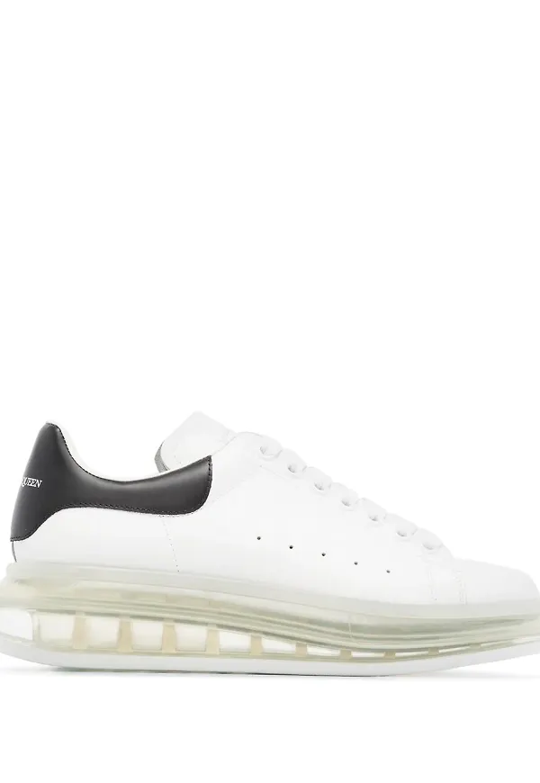 Alexander McQueen platåsneakers i läder - Vit