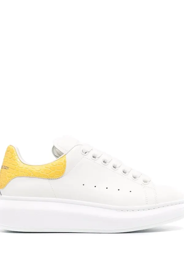 Alexander McQueen sneakers i oversize-modell - Vit