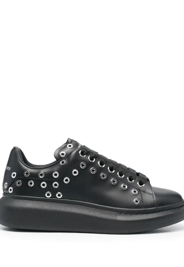 Alexander McQueen sneakers med öljetter - Svart