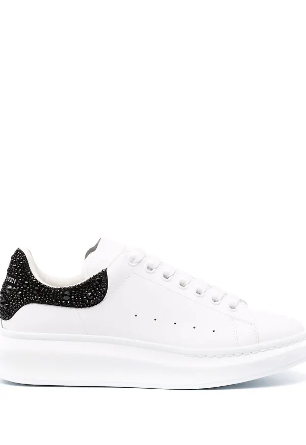 Alexander McQueen strassprydda sneakers - Vit
