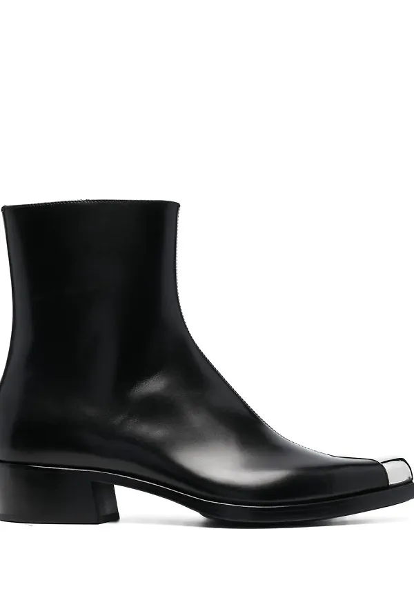 Alexander McQueen stövletter med metalltåhätta - Svart