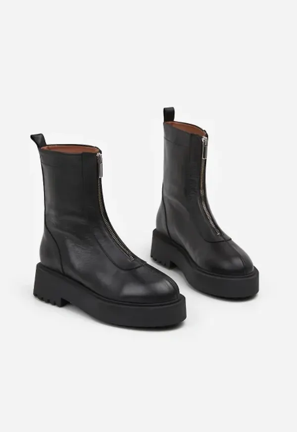 Alma Black Leather
