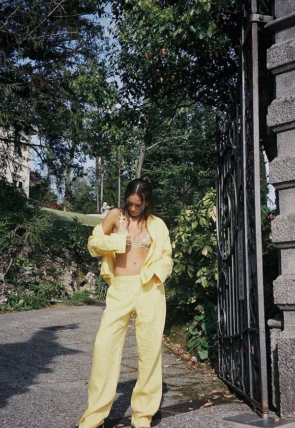 Amalie Star x NA-KD Linnebyxor - Yellow