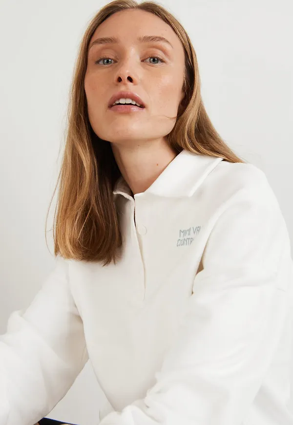 Amira sweater