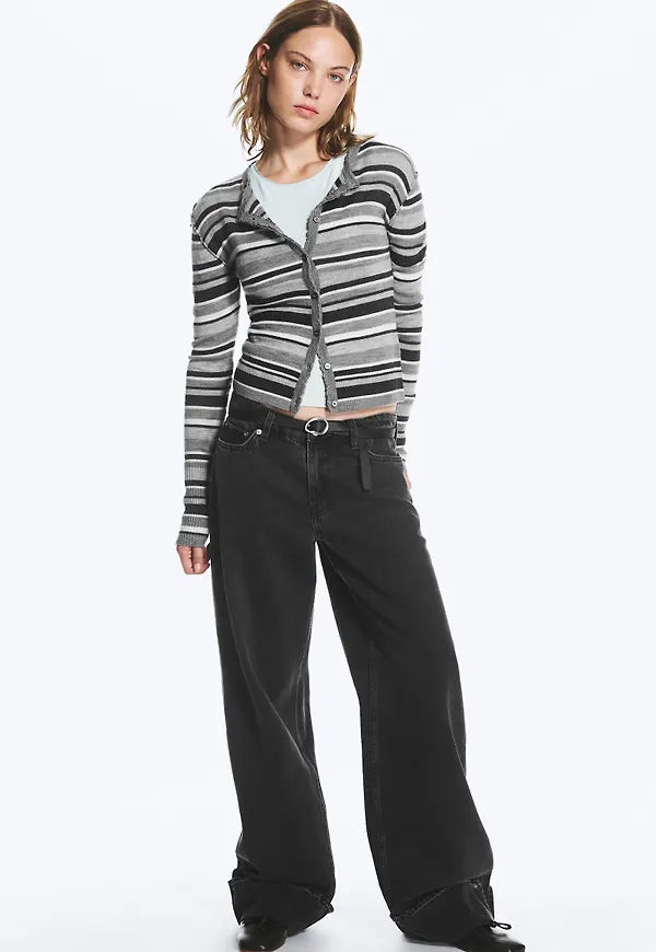 Ample Low Rise Loose Wide Cuff Jeans