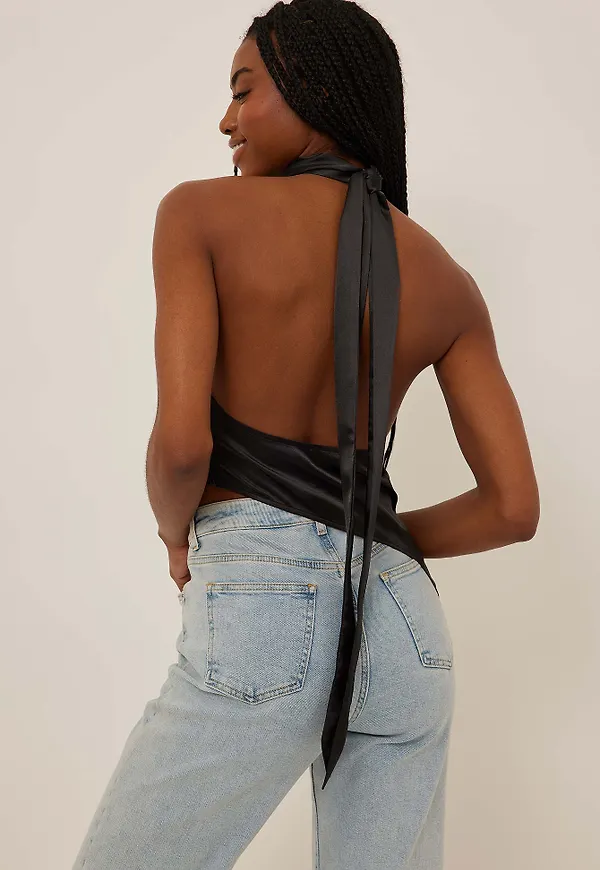 Angelica Blick x NA-KD Asymmetrisk topp - Black