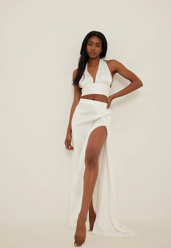 Anika Teller x NA-KD Maxikjol i satin - White