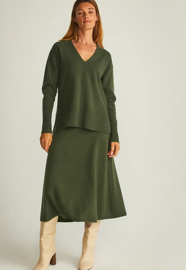 Anna merino v-neck