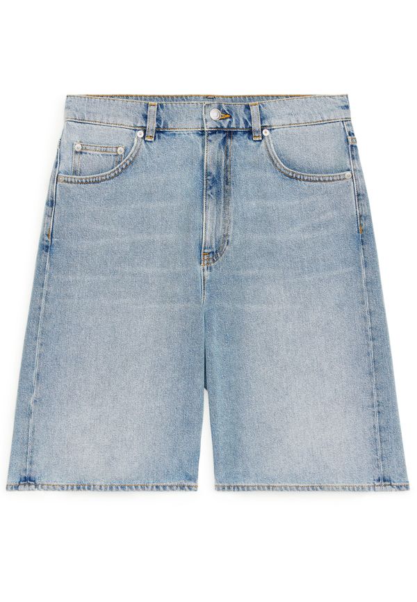 Arket Denim Shorts Light Blue i storlek W 27 och färg Blå