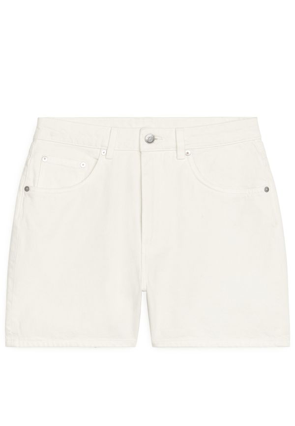 Arket Non-stretch Denim Overdye Shorts Off-white i storlek W 29 och färg Vit
