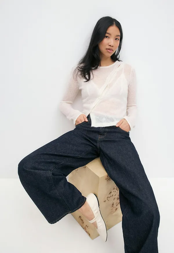 Asymmetric knitted cardigan