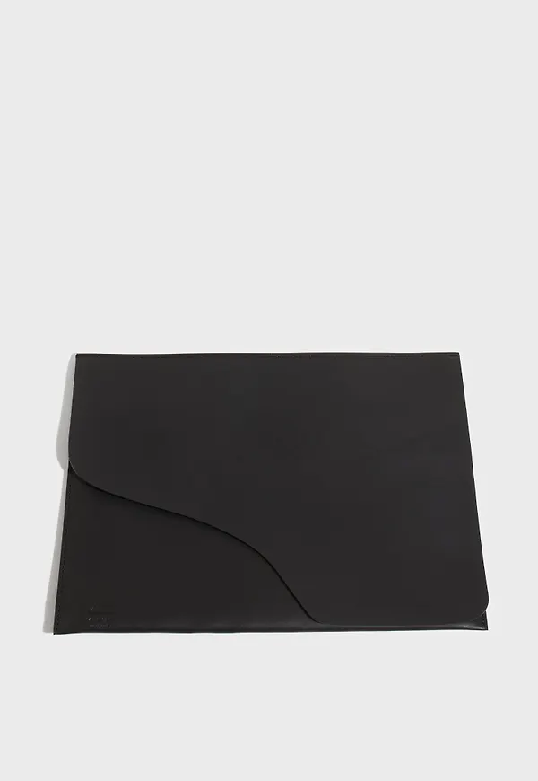 ATP ATELIER - Svart - Sardegna Media Leather Laptop Case