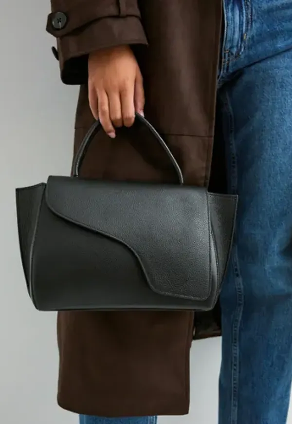 ATP ATELIER - Svart - Arezzo Grained Calf Bag