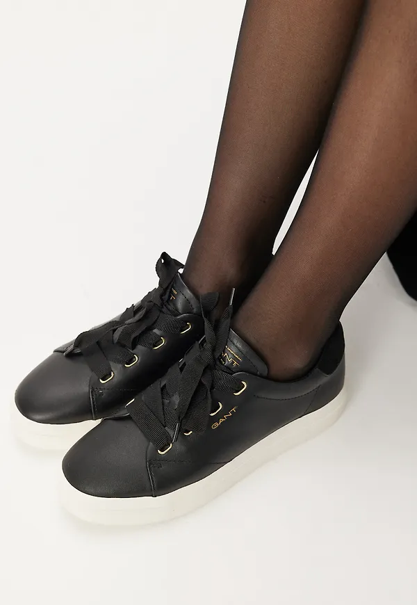 Avona Sneaker