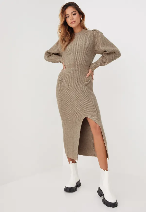Adoore - Stickade klänningar - Beige - New Verbier Dress - Klänningar
