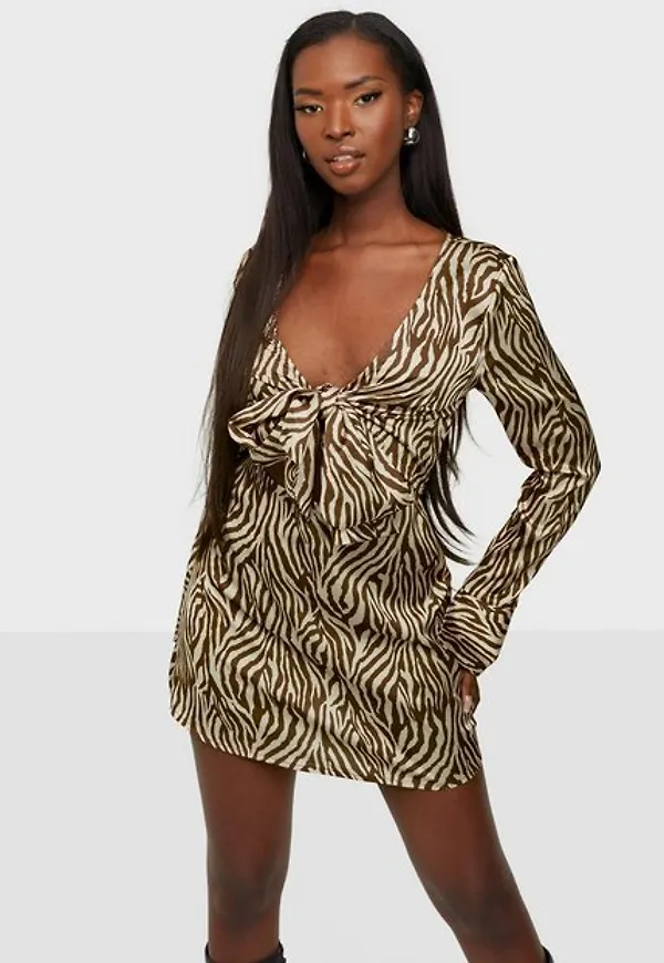NLY Trend Front Tied Dress Långärmade klänningar