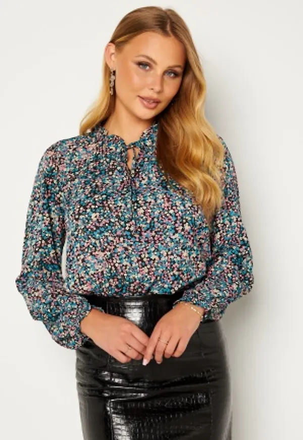 JDY Jen L/S V-Neck Top Black Ditsy Flowers 36