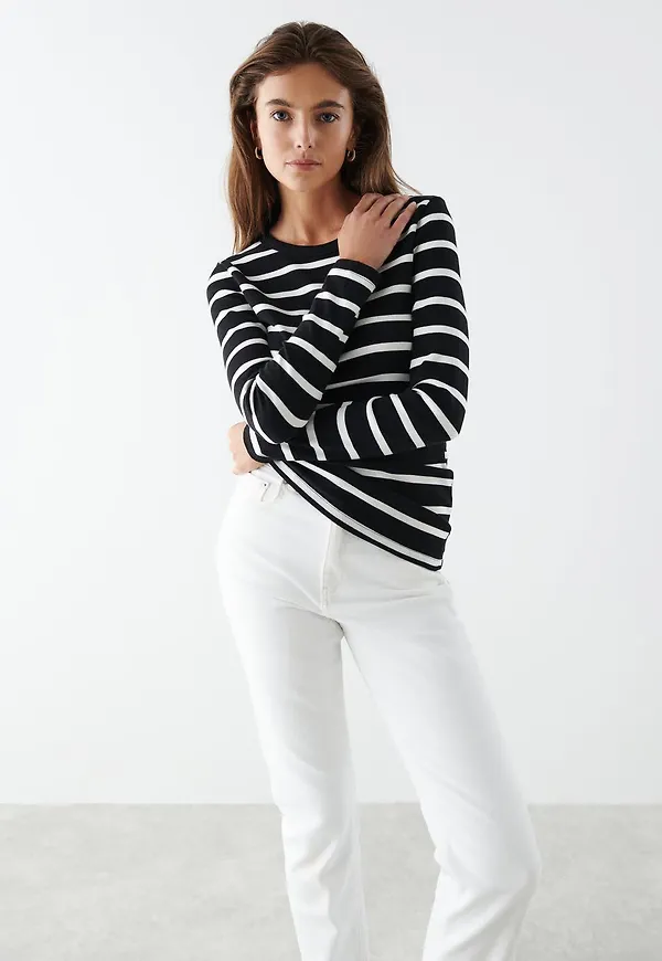 Basic long sleeve top