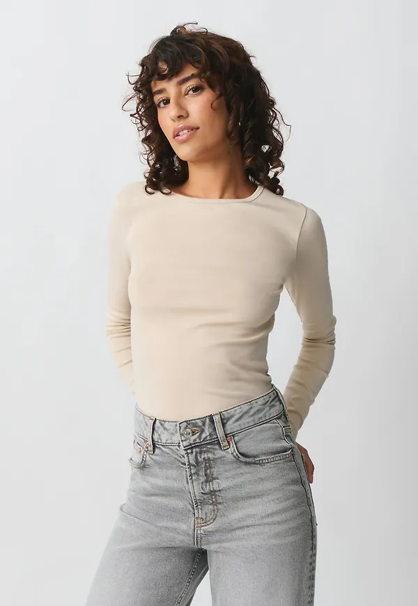 Basic long sleeve top